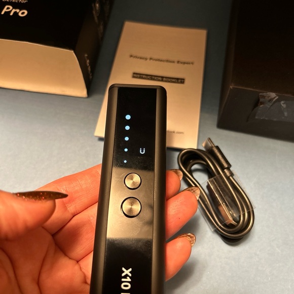 Hidden Camera Detectors X10 Pro, Accurate Anti Spy Camera/ Bug Sweeper/ GPS Trac - Picture 9 of 15